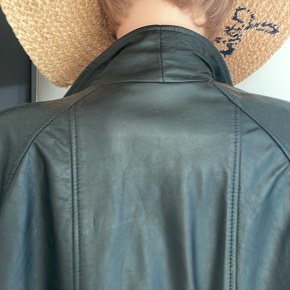 VINTAGE BLACK LEATHER ONE BUTTON SWING JACKET - Picture 6 of 9